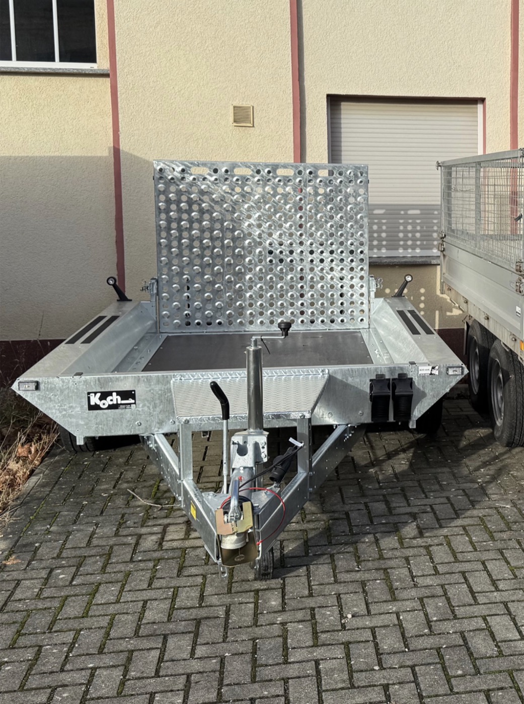 Maschinentransporter 2.700 kg mit Auffahrrampe