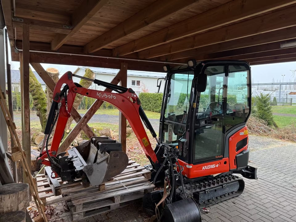 Minibagger Kubota KX016-4 mit Anbaugeräten